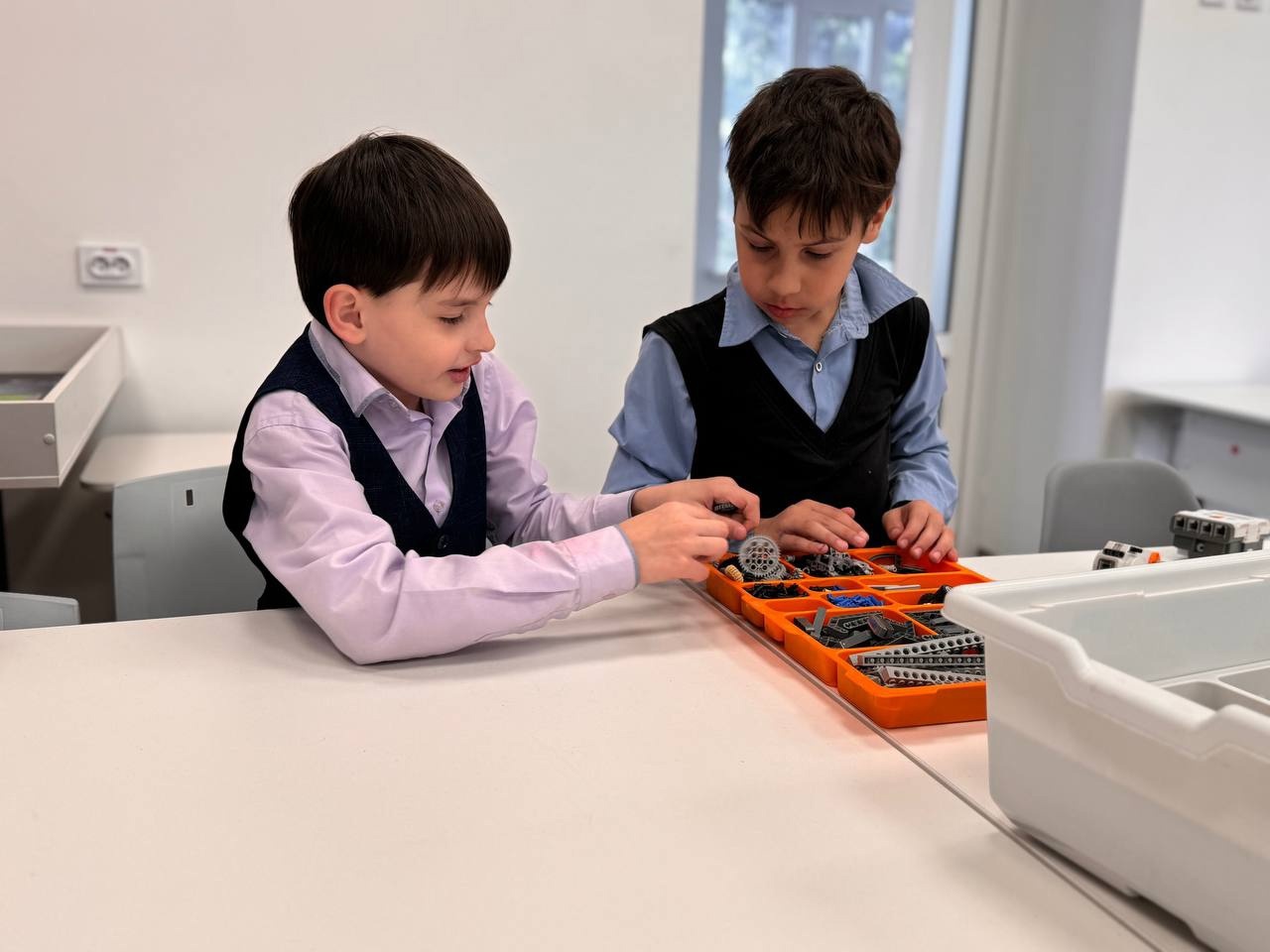 Lego Mindstorms Education.